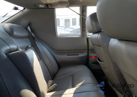 2002 Cadillac Eldorado Touring z USA, uszkodzony, nr VIN 1G6ET12942B103883